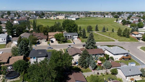 210 Ojibwa Place West, Lethbridge, AB - Outdoor With View