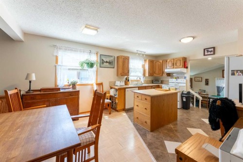 210 Ojibwa Place West, Lethbridge, AB - Indoor