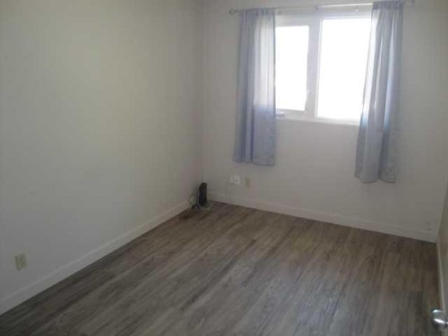 39 Meadowlark Boulevard North, Lethbridge, AB - Indoor