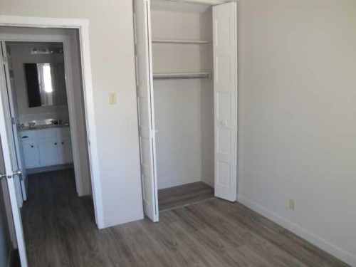 39 Meadowlark Boulevard North, Lethbridge, AB - Indoor Photo Showing Other Room