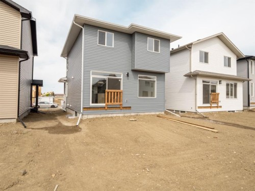 262 Caribou Way North, Lethbridge, AB 