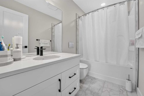 4505 25 Avenue South, Lethbridge, AB 
