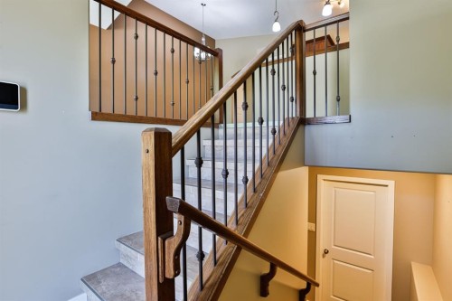 215 Haru Moriyama Place North, Lethbridge, AB - Indoor Photo Showing Other Room