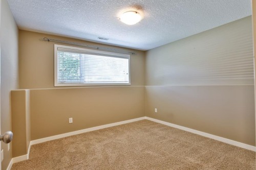 215 Haru Moriyama Place North, Lethbridge, AB - Indoor Photo Showing Other Room