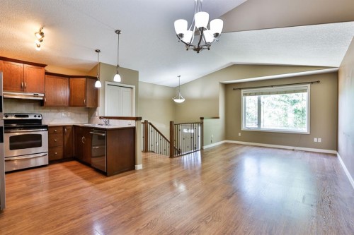 215 Haru Moriyama Place North, Lethbridge, AB - Indoor Photo Showing Kitchen