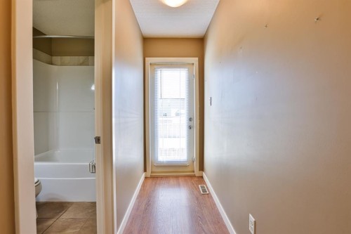 215 Haru Moriyama Place North, Lethbridge, AB - Indoor