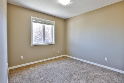 215 Haru Moriyama Place North, Lethbridge, AB - Indoor Photo Showing Other Room