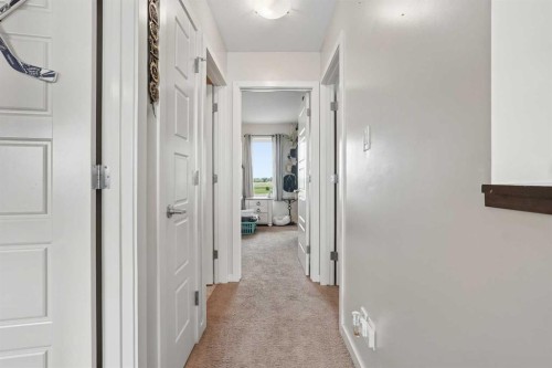 648 Parkside Green, Coaldale, AB - Indoor Photo Showing Other Room
