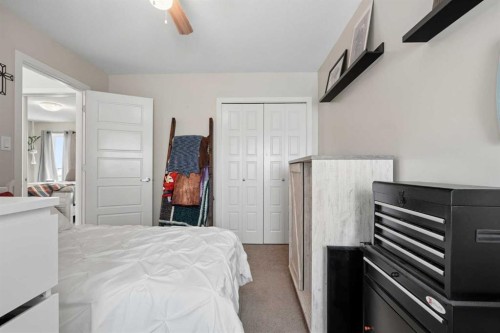 648 Parkside Green, Coaldale, AB - Indoor Photo Showing Bedroom