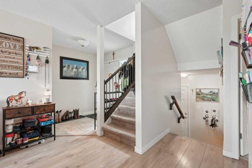 648 Parkside Green, Coaldale, AB - Indoor Photo Showing Other Room