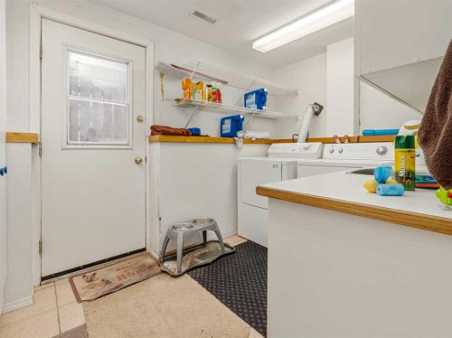 106 Ojibwa Place West, Lethbridge, AB - Indoor