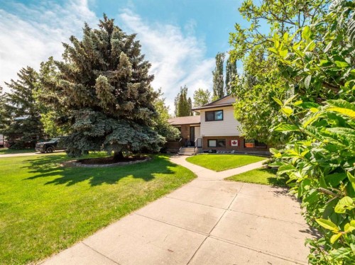 106 Ojibwa Place West, Lethbridge, AB - Outdoor