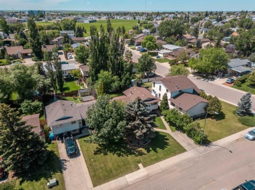 106 Ojibwa Place West, Lethbridge, AB - Outdoor With View