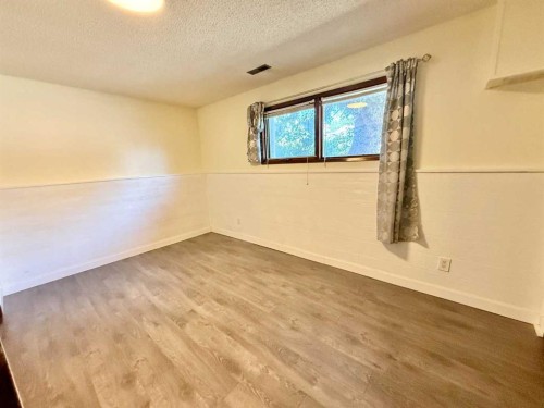 221 Mcdermott Road, Coalhurst, AB - Indoor Photo Showing Other Room