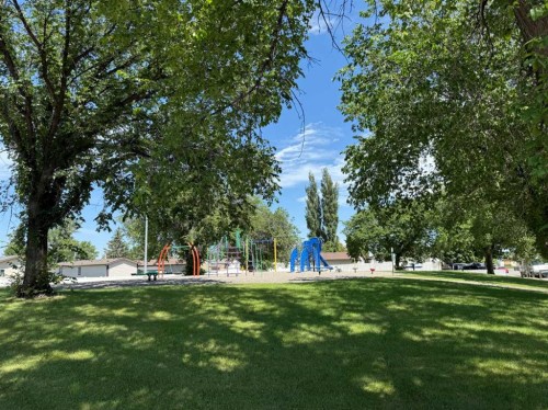 221 Mcdermott Road, Coalhurst, AB - Outdoor