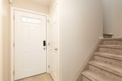 2-101 Silkstone Road West, Lethbridge, AB - Indoor Photo Showing Other Room