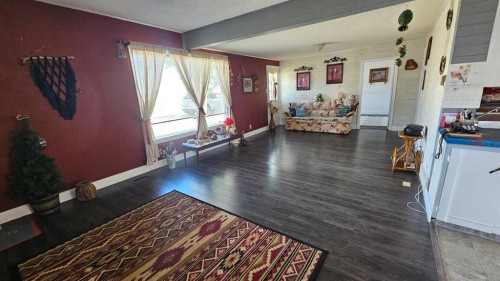 104 1 A Avenue, Coutts, AB - Indoor Photo Showing Other Room