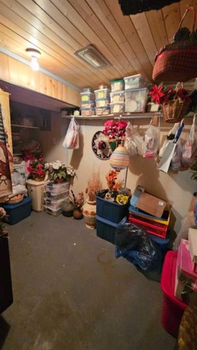 104 1 A Avenue, Coutts, AB - Indoor