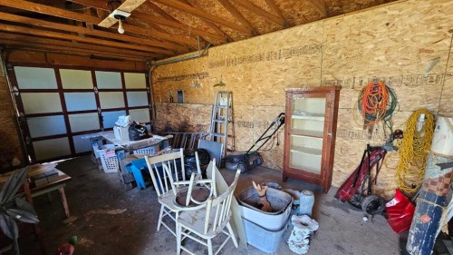 104 1 A Avenue, Coutts, AB - Indoor
