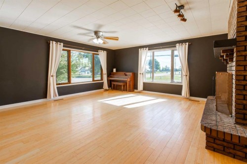 180 E 400 N, Raymond, AB - Indoor