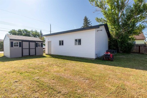 180 E 400 N, Raymond, AB - Outdoor With Exterior