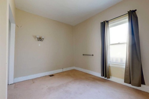 538 12C Street North, Lethbridge, AB - Indoor Photo Showing Other Room