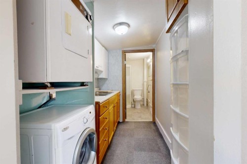 538 12C Street North, Lethbridge, AB - Indoor Photo Showing Laundry Room
