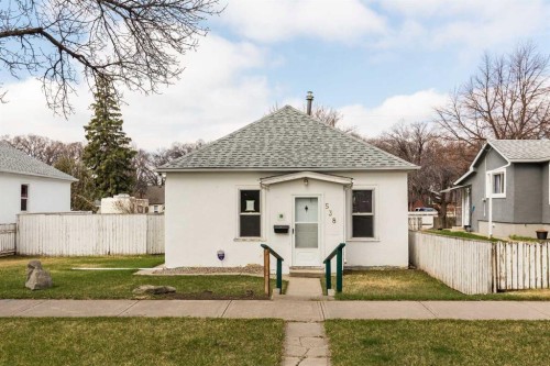 538 12C Street NORTH Lethbridge, AB T1H 2N3