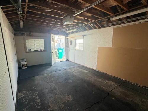 538 12C Street North, Lethbridge, AB - Indoor Photo Showing Other Room