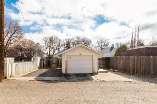 538 12C Street North, Lethbridge, AB - Outdoor