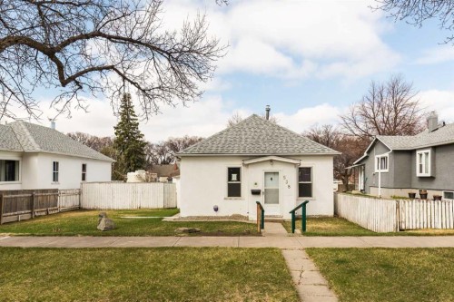 538 12C Street North, Lethbridge, AB - Outdoor