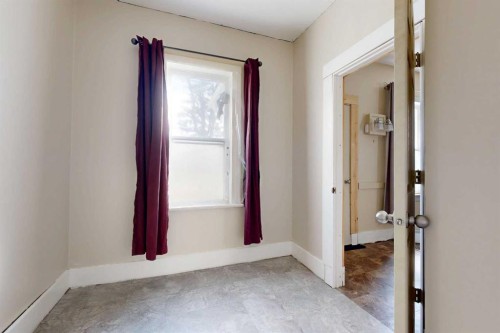 538 12C Street North, Lethbridge, AB - Indoor Photo Showing Other Room