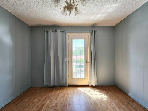 2229 210 Street, Bellevue, AB - Indoor Photo Showing Other Room