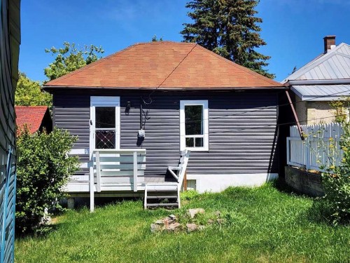 2229 210 Street, Bellevue, AB - Outdoor