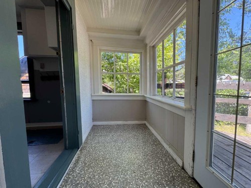 2229 210 Street, Bellevue, AB - Indoor Photo Showing Other Room