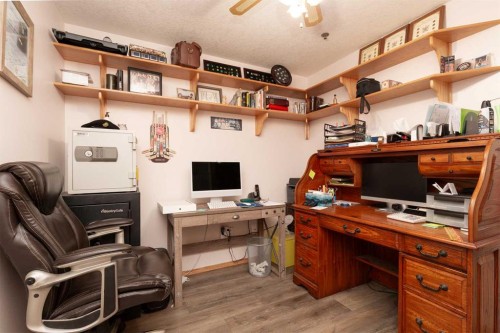 104-75 1 Avenue South, Lethbridge, AB - Indoor Photo Showing Other Room