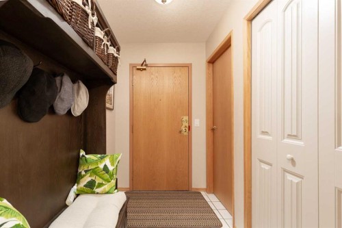 104-75 1 Avenue South, Lethbridge, AB - Indoor Photo Showing Other Room