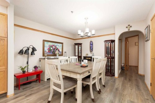 104-75 1 Avenue South, Lethbridge, AB - Indoor Photo Showing Dining Room