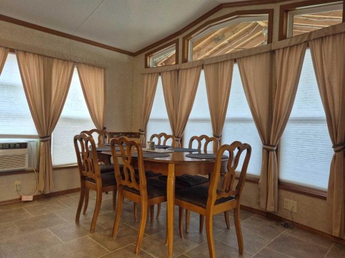 30 Mount Vista Drive, Cardston, AB - Indoor Photo Showing Dining Room