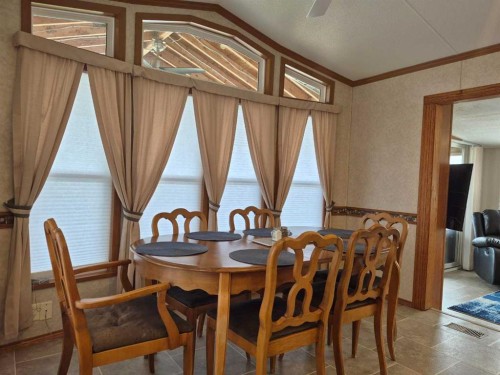 30 Mount Vista Drive, Cardston, AB - Indoor Photo Showing Dining Room