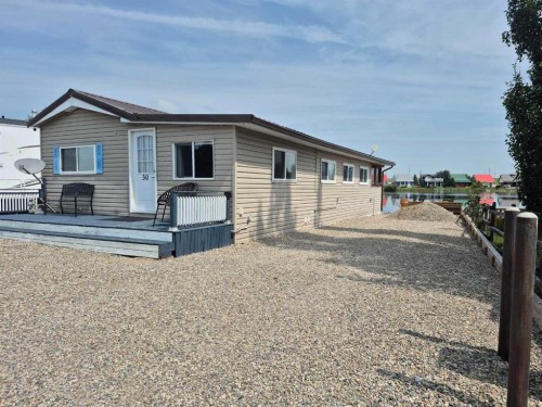 30 Mount Vista Drive, Cardston, AB - Outdoor With Deck Patio Veranda