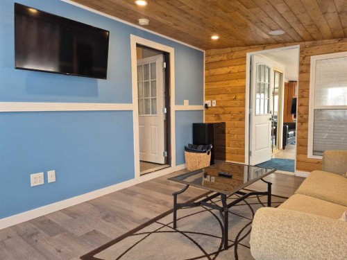 30 Mount Vista Drive, Cardston, AB - Indoor