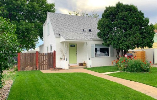 322 12 Street NORTH Lethbridge, AB T1H 2G4
