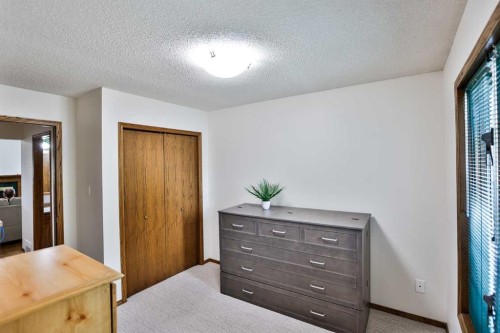 936 13 Street South, Lethbridge, AB - Indoor