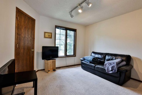 936 13 Street South, Lethbridge, AB - Indoor