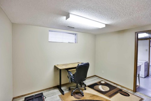 936 13 Street South, Lethbridge, AB - Indoor
