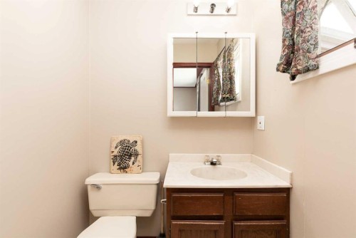 258 Mcdermott Road, Coalhurst, AB - Indoor Photo Showing Bathroom