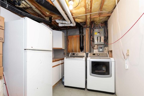 258 Mcdermott Road, Coalhurst, AB - Indoor Photo Showing Laundry Room