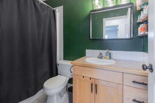 3-750 Heritage Boulevard West, Lethbridge, AB - Indoor Photo Showing Bathroom