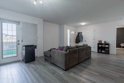 3-750 Heritage Boulevard West, Lethbridge, AB - Indoor Photo Showing Other Room
